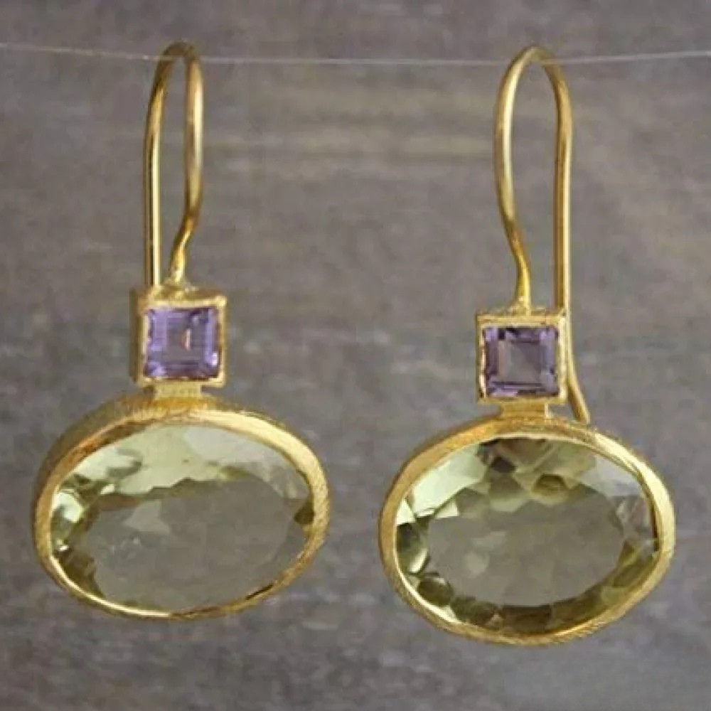 Pendientes Dorados con Cristal Verde Esmeralda | Vitoria