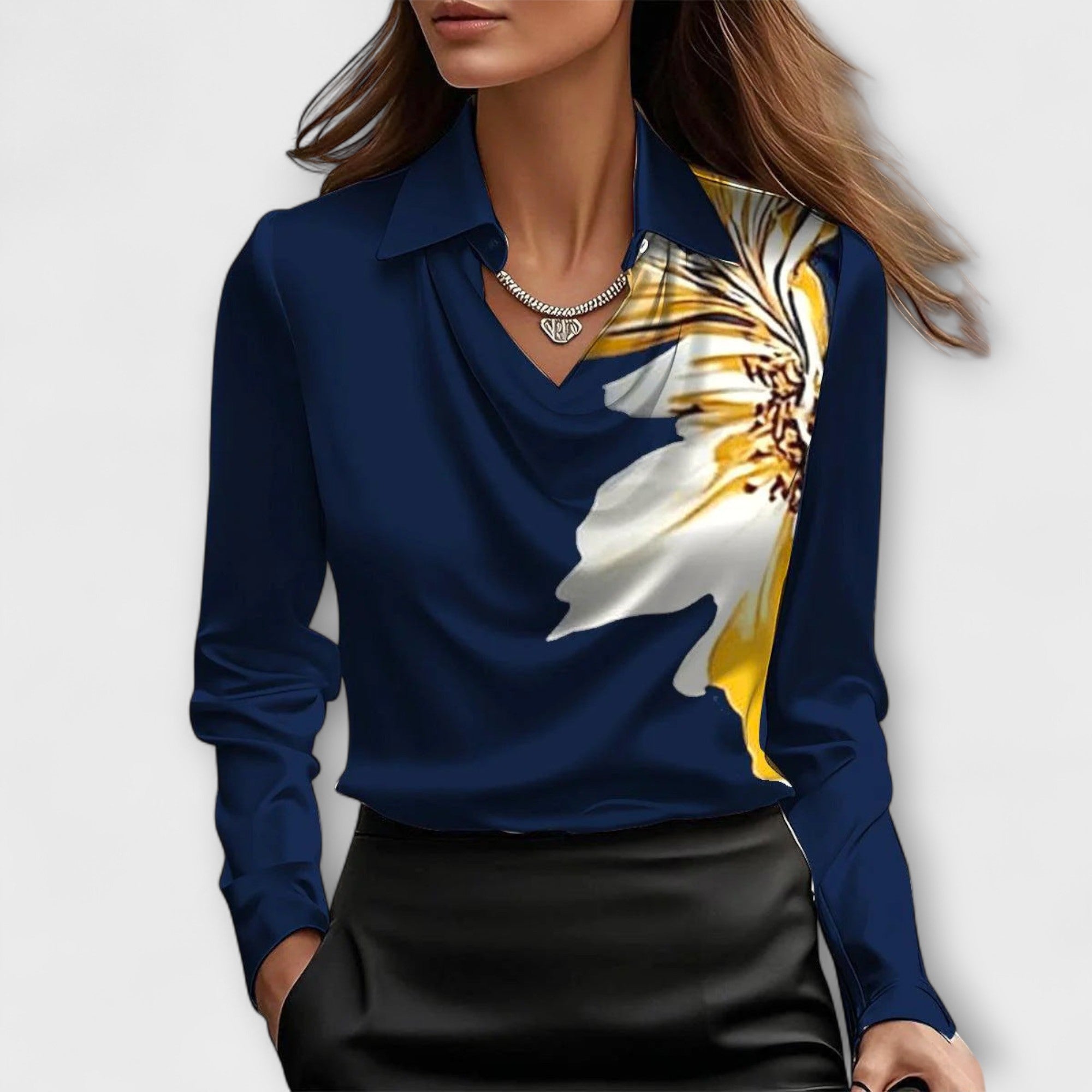 Blusa Brillante con Cuello de Volantes para Mujer | Larissa