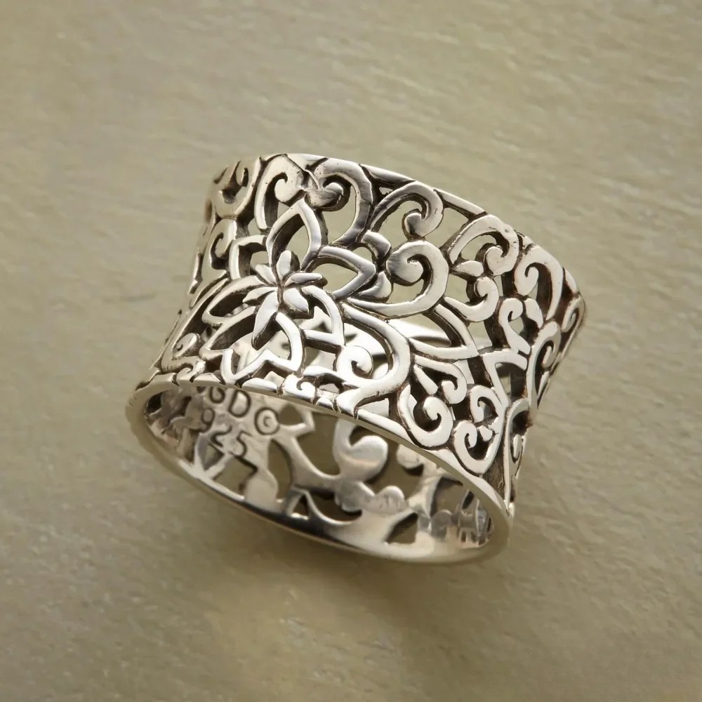 Anillo Ancho de Plata Calado Estilo Vintage | Hollow